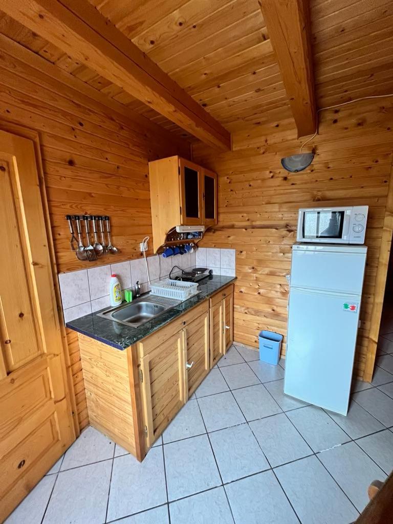 Almos Apartman Балатонфеньвеш Экстерьер фото